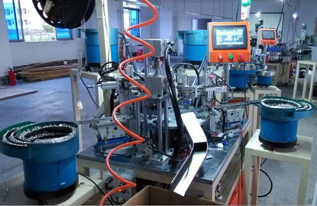 鈕扣自動(dòng)組裝機(jī)